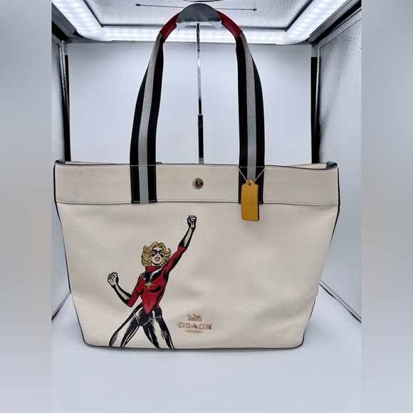 Coach Handbags - Coach Marvel Jes Tote Carol Danvers Captain Marvel Limited Edition Leather 2902